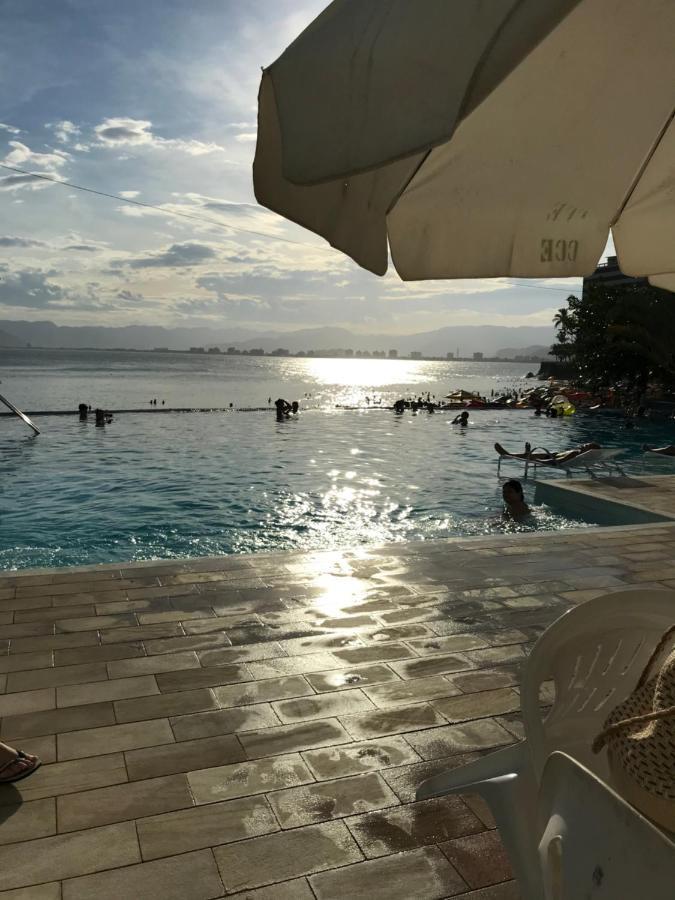 Apartamento Pe Na Areia Frente Para O Mar E Piscina Na Prainha Caraguatatuba Eksteriør billede