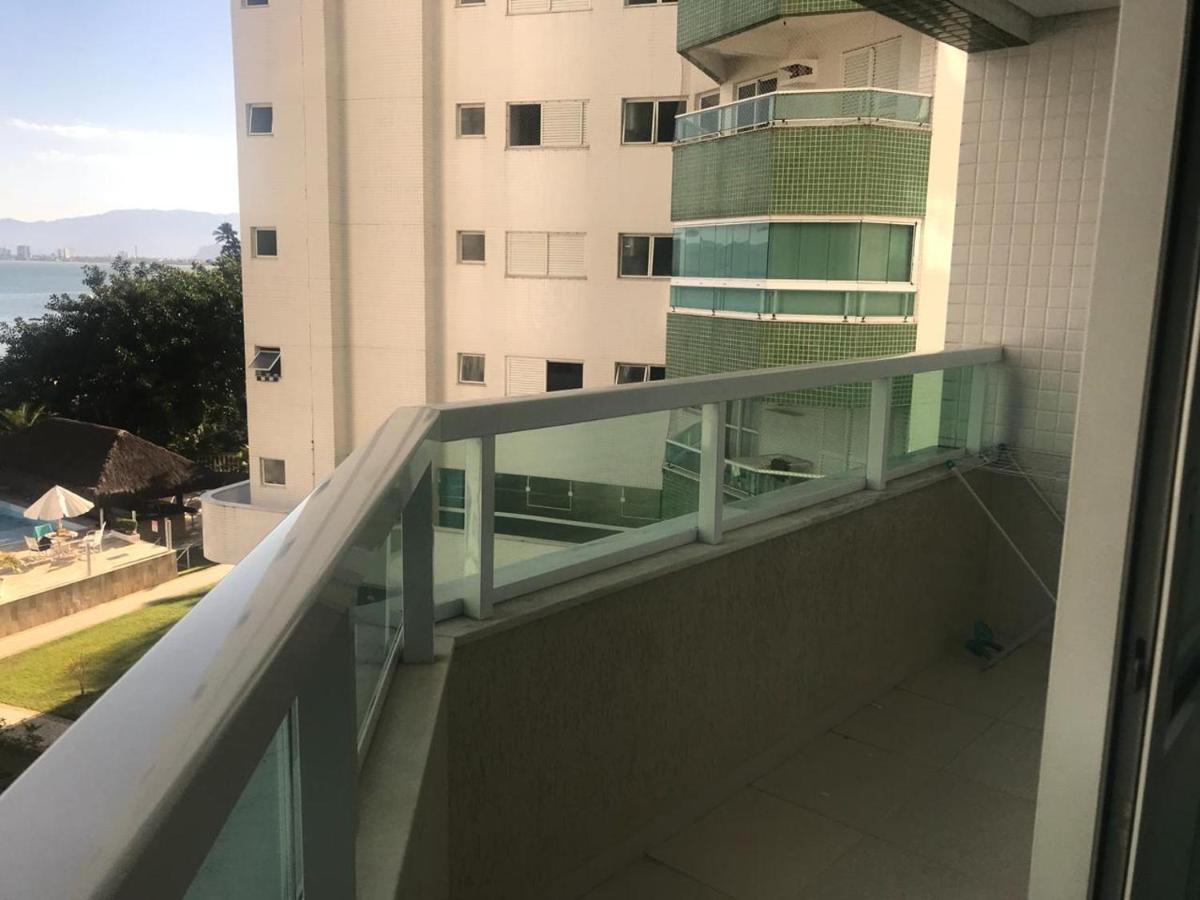 Apartamento Pe Na Areia Frente Para O Mar E Piscina Na Prainha Caraguatatuba Eksteriør billede